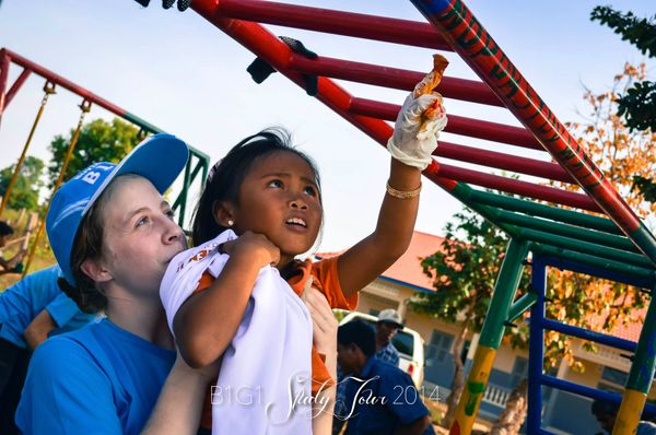 12 COMPANIES WITH GIVING MESSAGES THAT SPEAK TO YOUR HEART