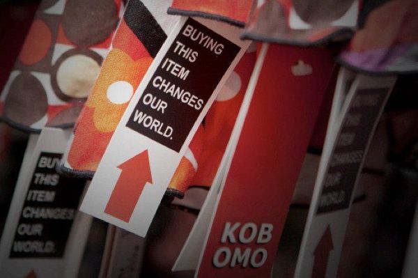 KOBOMO – GIVING WITH ‘SWING TAGS’